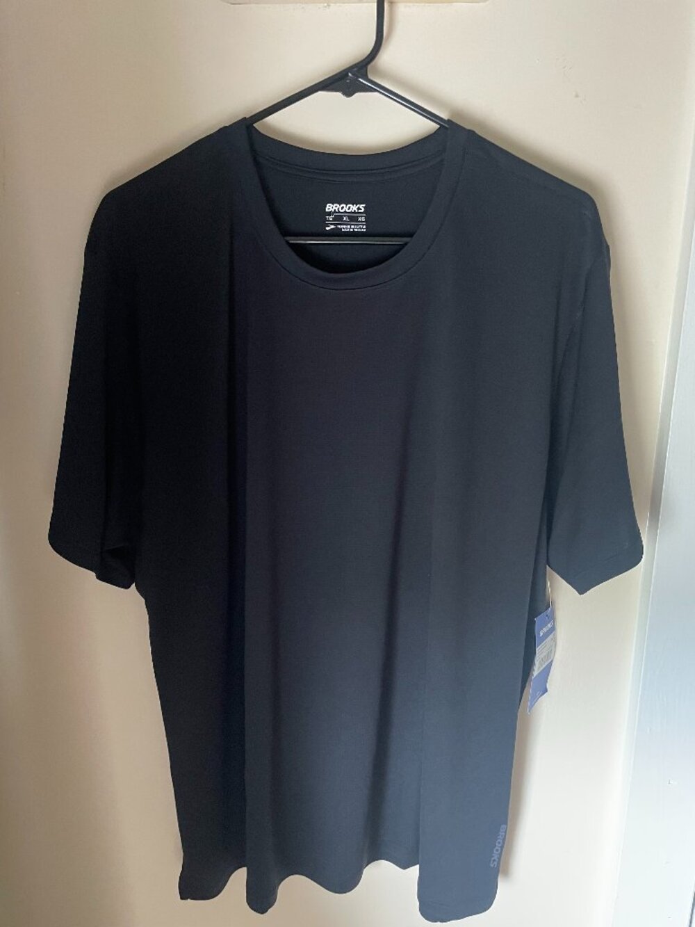 Brooks Dash T shirt. Black. XL. Microfiber. New w tags.